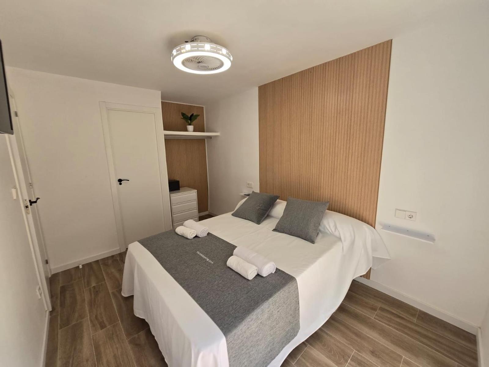 Suites Alameda Centro Levante Бенидорм Екстериор снимка