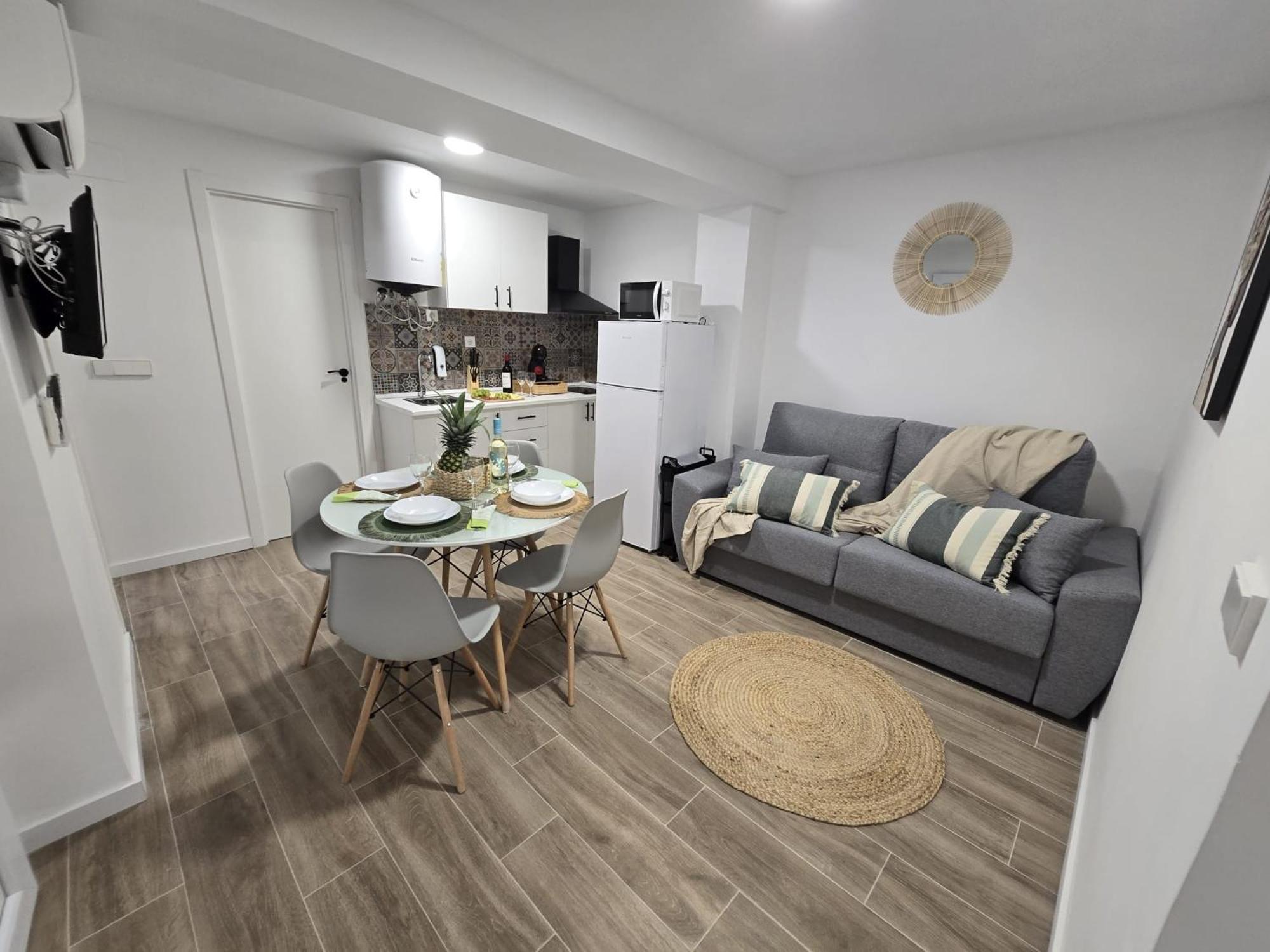 Suites Alameda Centro Levante Бенидорм Екстериор снимка
