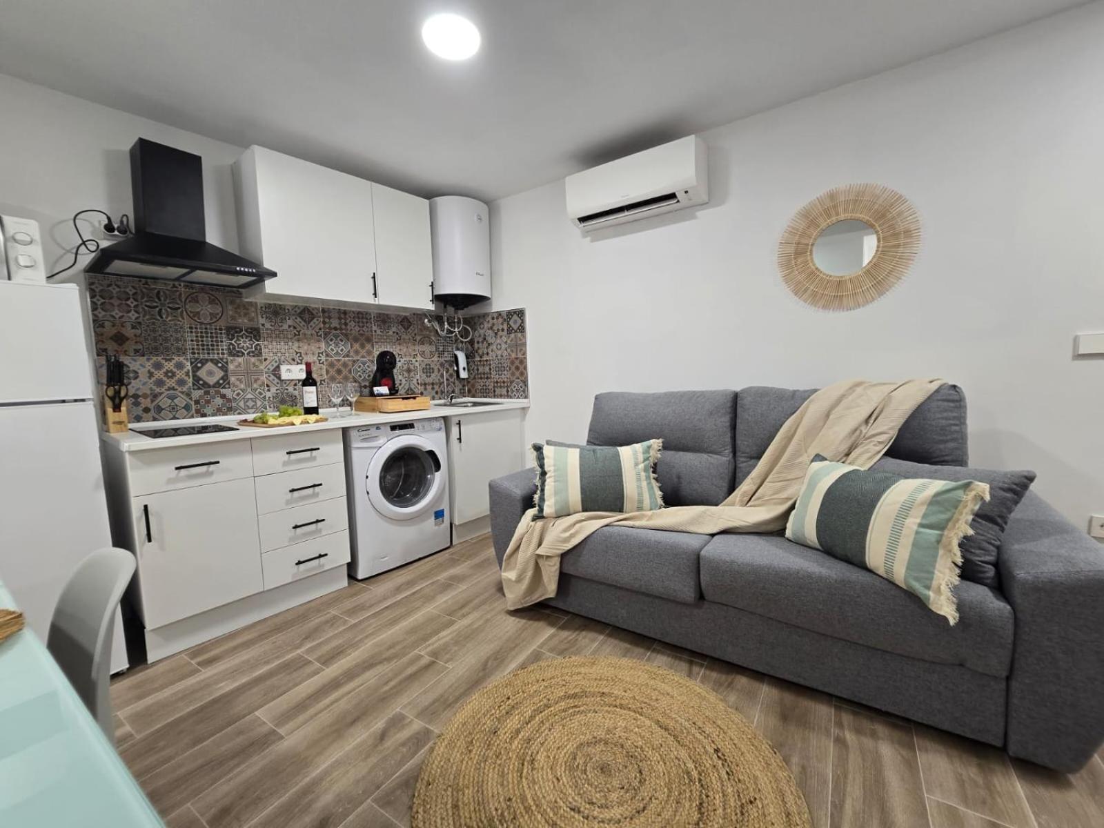 Suites Alameda Centro Levante Бенидорм Екстериор снимка