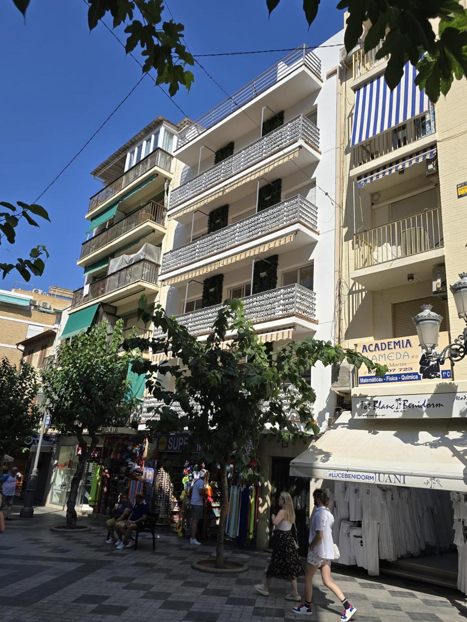 Suites Alameda Centro Levante Бенидорм Екстериор снимка