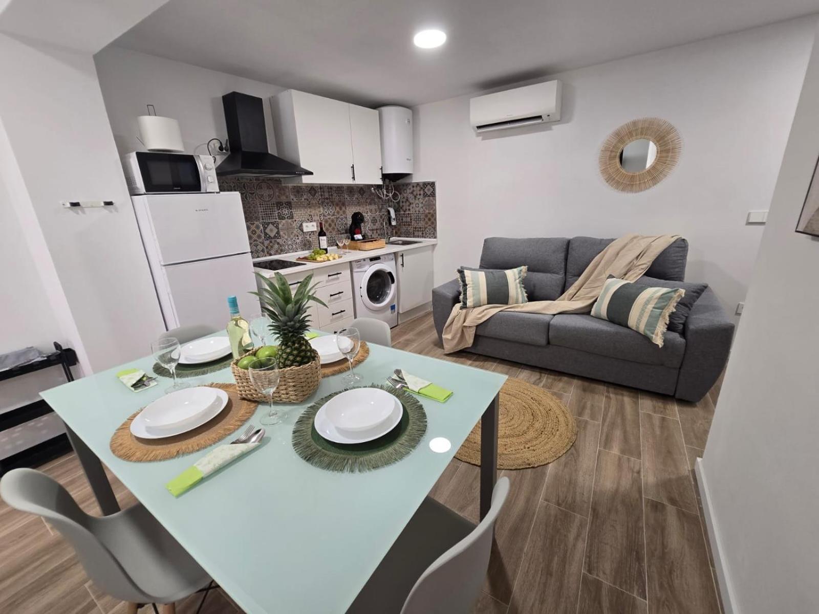 Suites Alameda Centro Levante Бенидорм Екстериор снимка