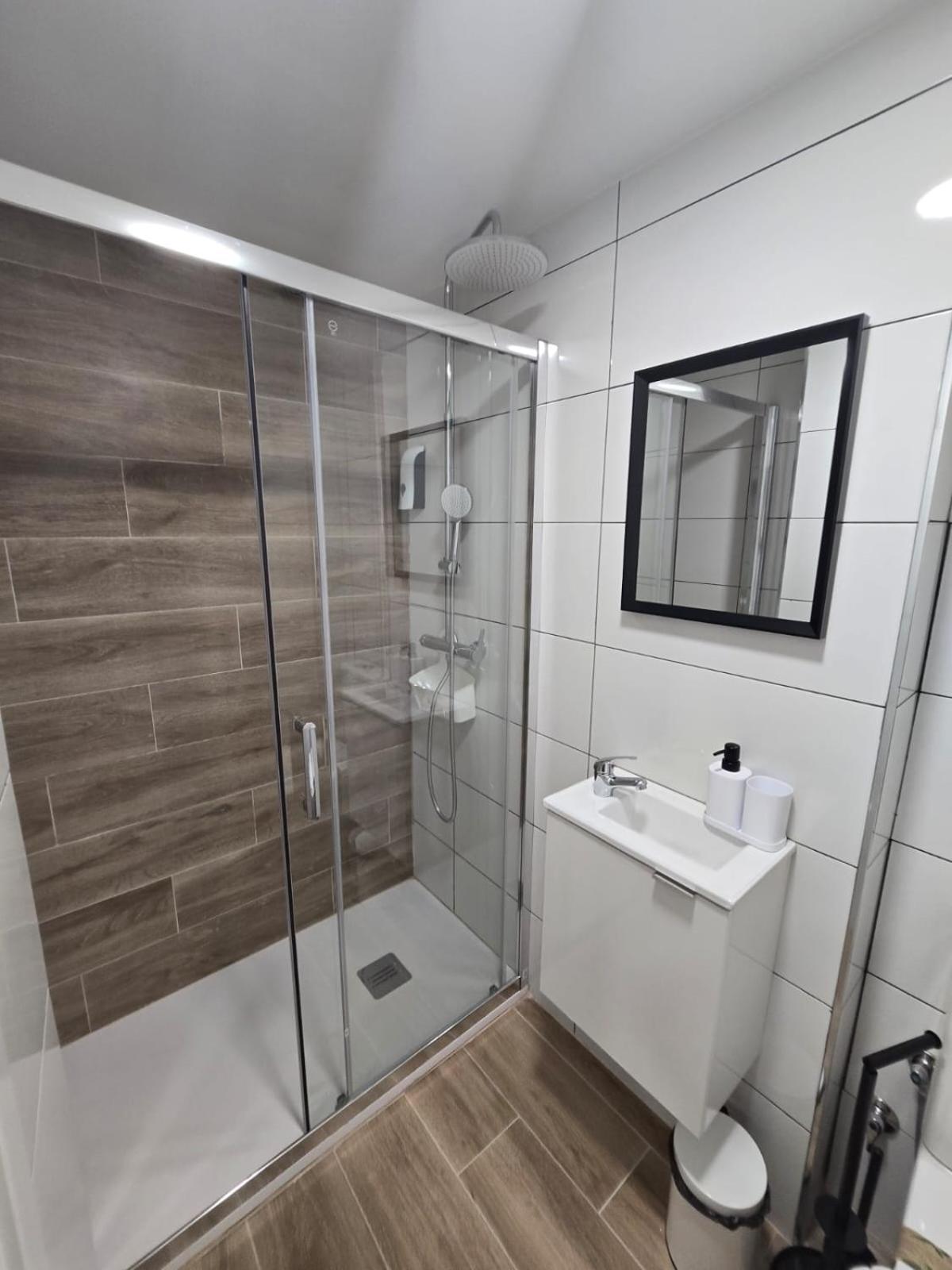 Suites Alameda Centro Levante Бенидорм Екстериор снимка