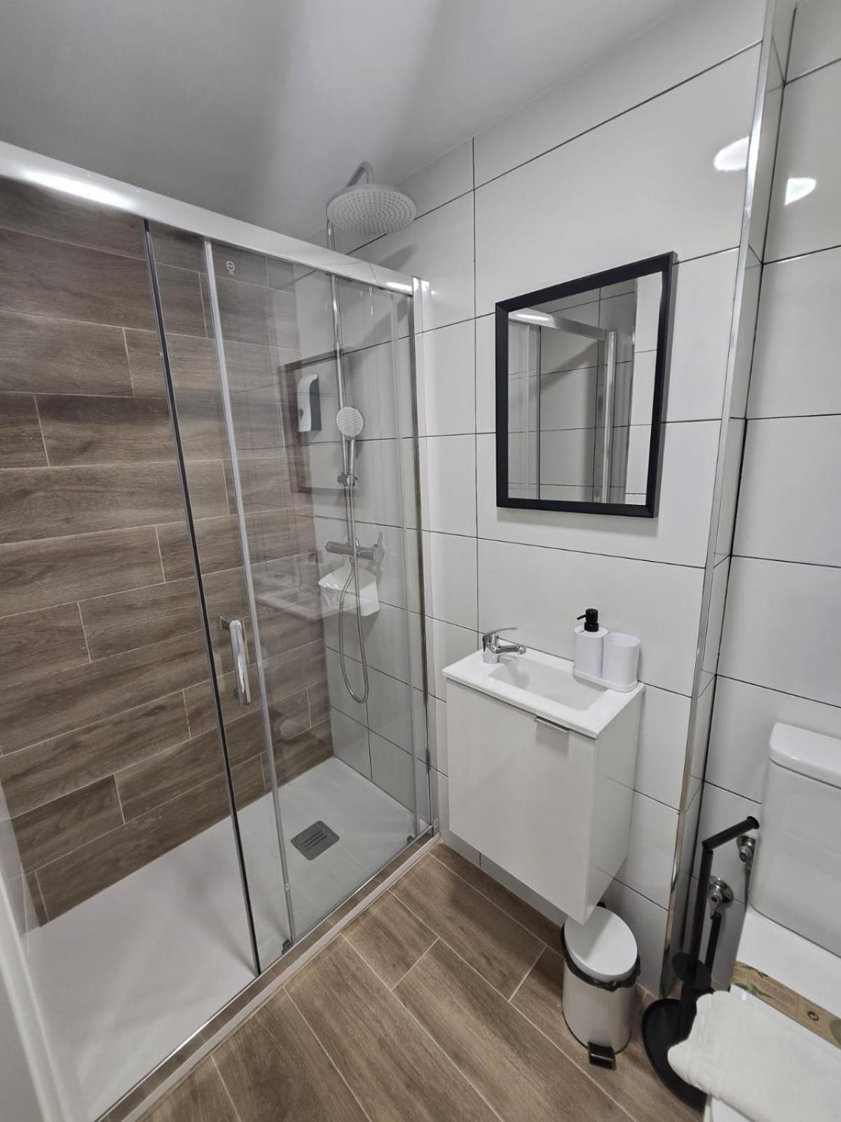Suites Alameda Centro Levante Бенидорм Екстериор снимка