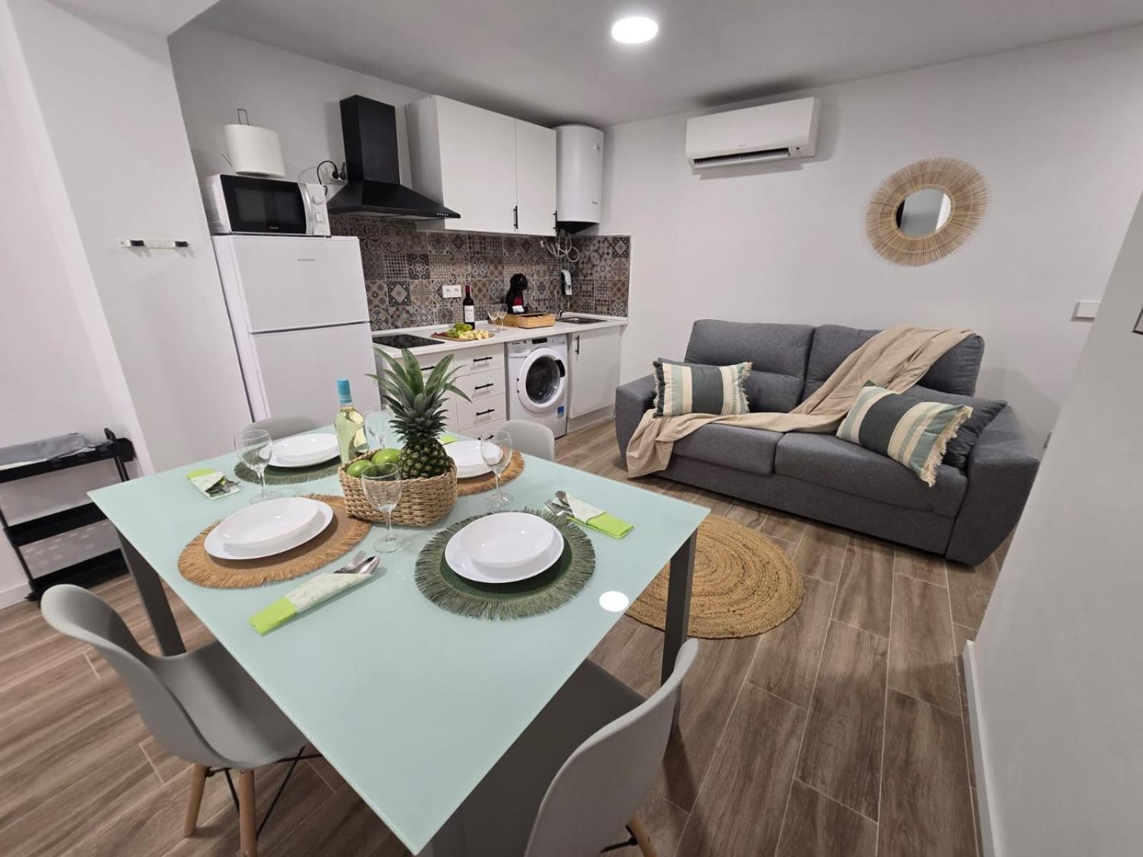 Suites Alameda Centro Levante Бенидорм Екстериор снимка