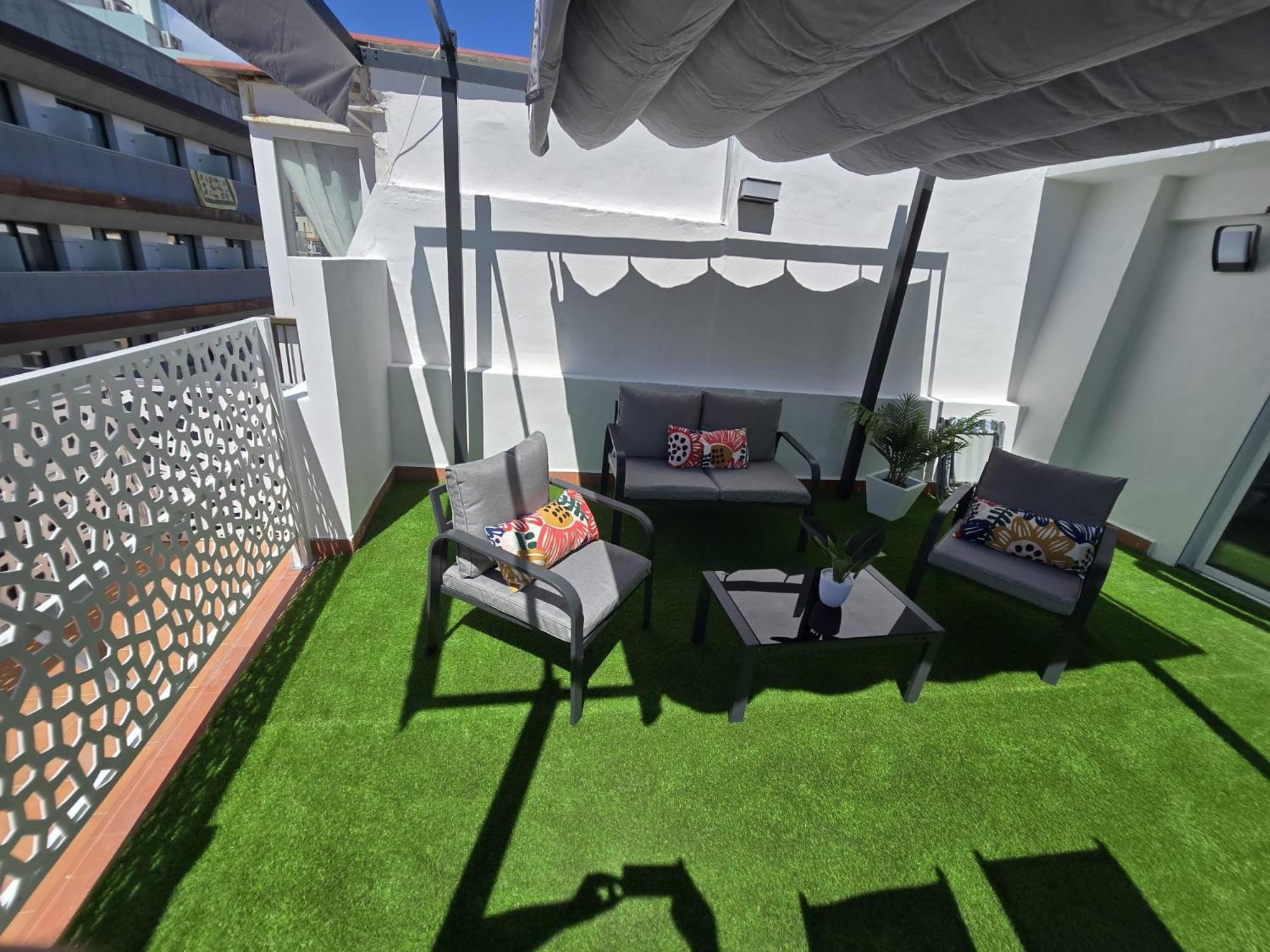 Suites Alameda Centro Levante Бенидорм Екстериор снимка