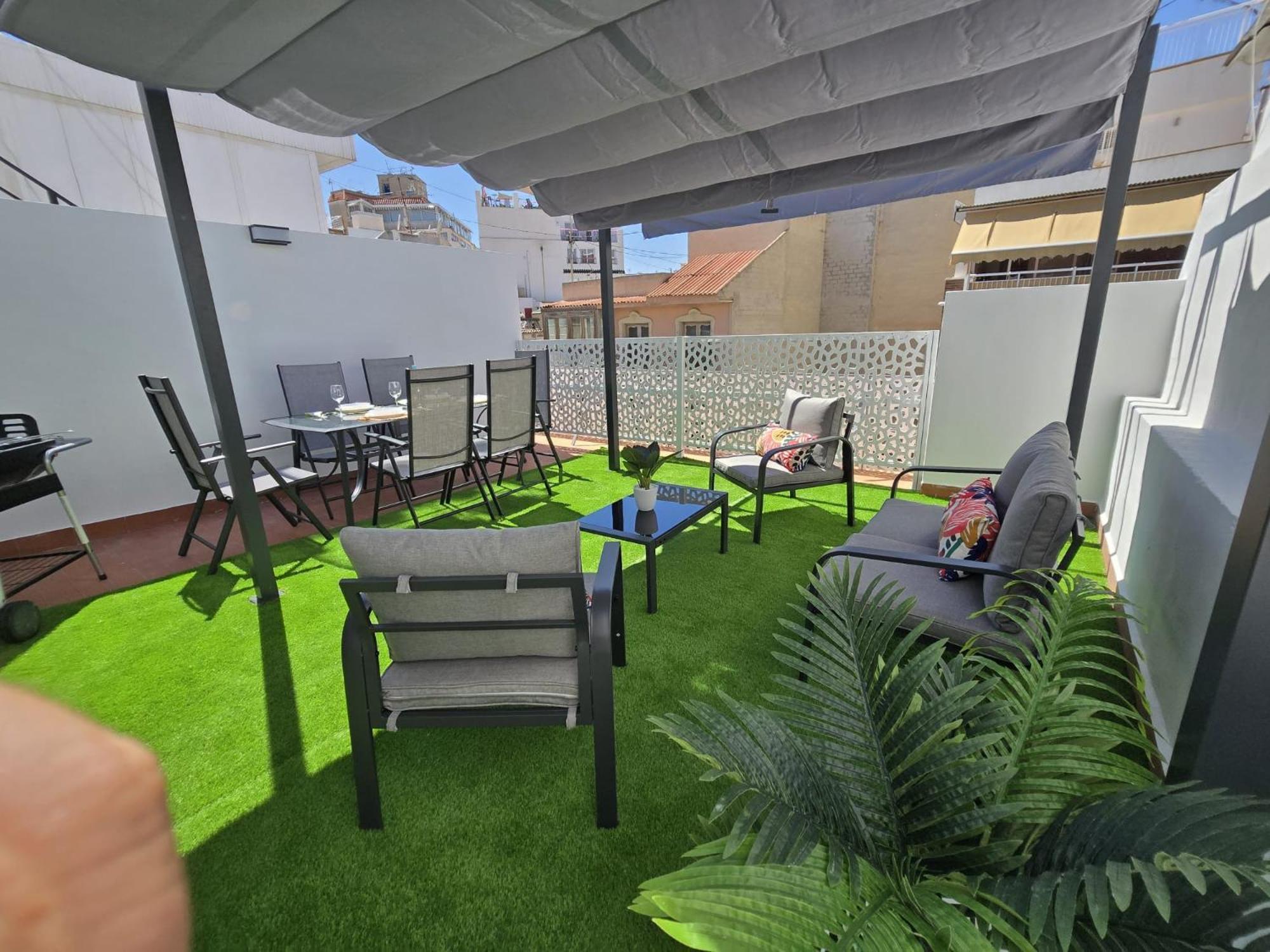 Suites Alameda Centro Levante Бенидорм Екстериор снимка