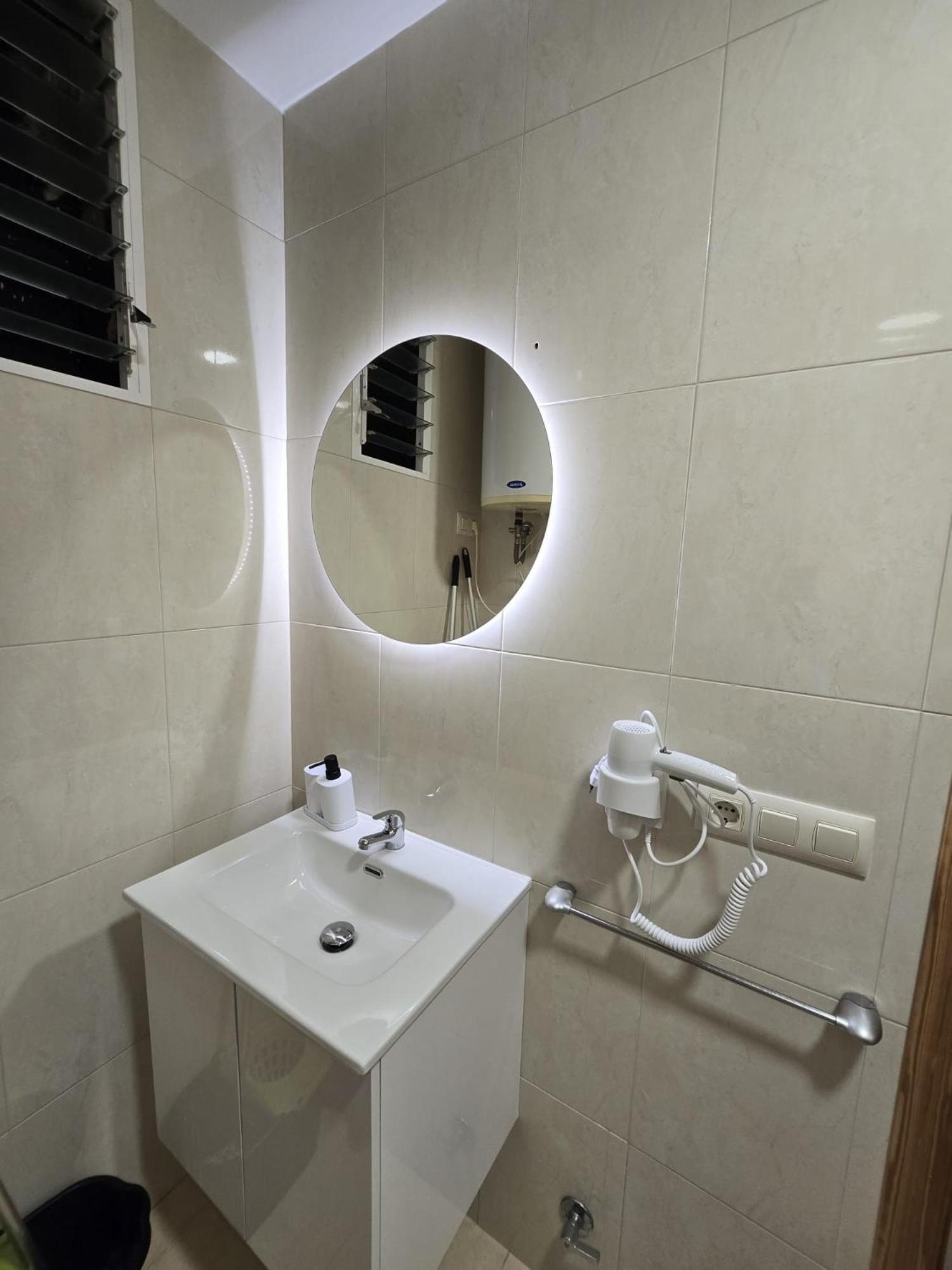 Suites Alameda Centro Levante Бенидорм Екстериор снимка